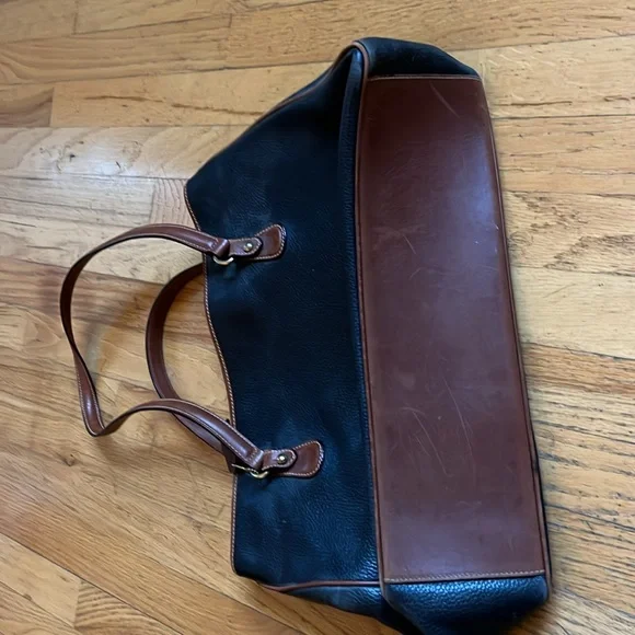 Vintage Coach! Black shoulder case. All the pockets. - Picture 4 of 7